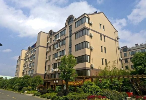 上海华山幸福汇养老公寓，带护理院高性价比养老社区！